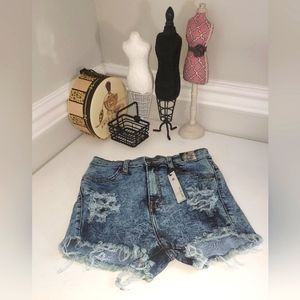 Encore Jeans Size Medium Stretchy Distressed Shorts NWT
